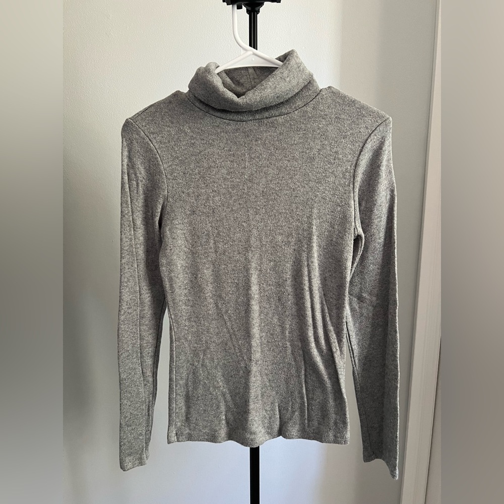 Fitted plush rib-knit turtleneck for women